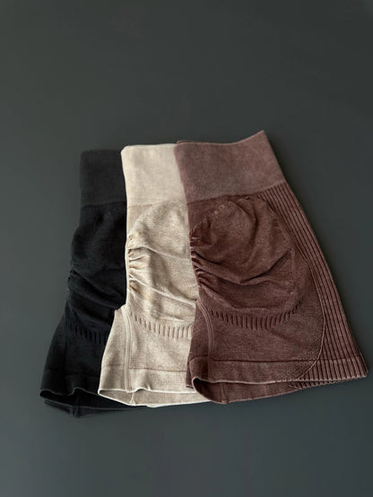 Women’s High-Waisted Scrunch Seamless Shorts